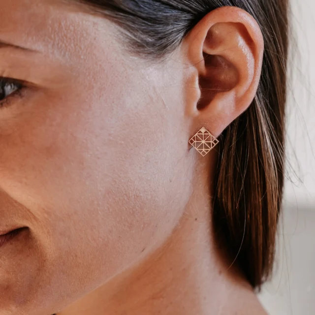 Viele Ohrstecker sind jetzt wieder verfügbar! ✨
Stöbere im Onlineshop unter Schmuck und entdecke deine neuen Lieblingsstücke – von schlicht bis verspielt ist alles dabei. Hol dir jetzt deine neuen Lieblings-Ohrringe!

💛 Direkt im Shop unter Schmuck erhältlich.

#ohrstecker #ohrringe #schmuckliebe #minimaljewelry #handmadeschmuck #schmuckdesign #ohrringliebe #geschenkidee #accessoires #onlineshop #neuimshop #jewelrylove #dailyjewelry #besondersschön #unikatschmuck