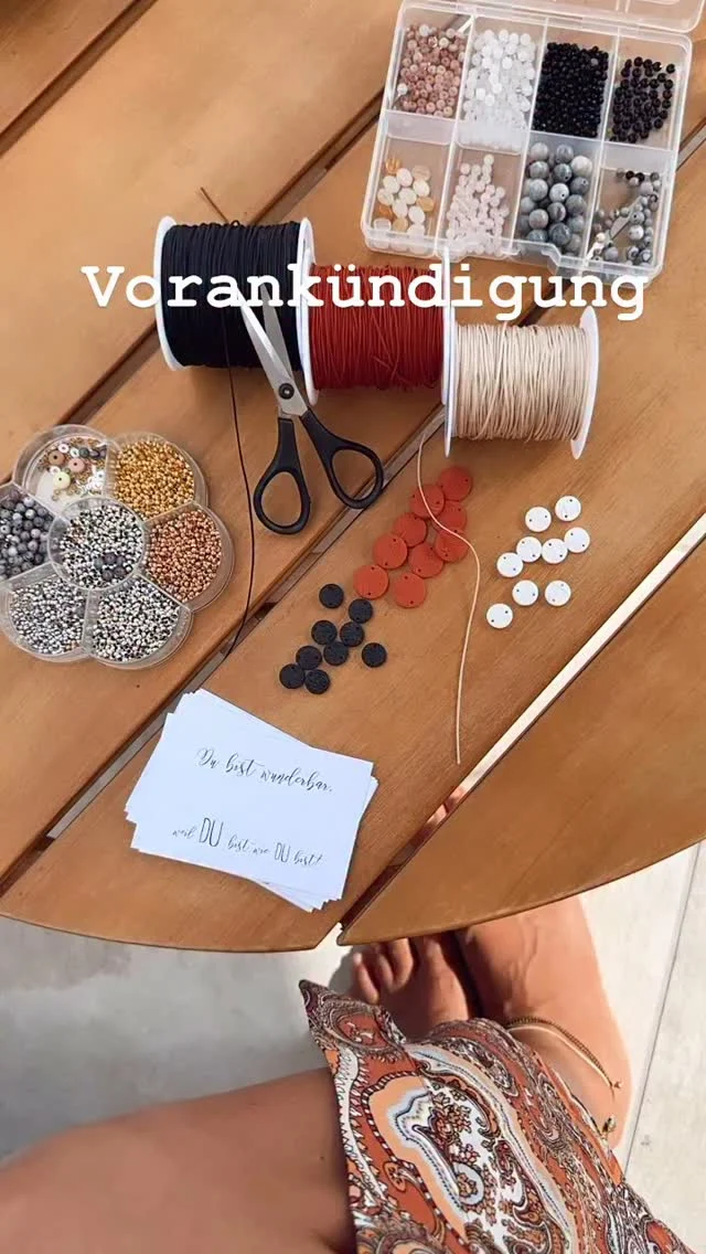 Ab dem 10. August macht der Online-Shop eine kleine Sommerpause – wir sind dann bis Anfang September offline, um neue Ideen zu sammeln und Sonne zu tanken. ☀️🌿

Wenn du also noch etwas für den Schulstart, für dein Sommer-Outfit oder Fuß- & Armbänder für deinen Urlaub brauchst, bestell bitte rechtzeitig vorher! 💌📦

🛍️ Bis 9. August läuft alles wie gewohnt!

Danke für eure Unterstützung – wir freuen uns schon jetzt auf den Spätsommer mit euch! 💛

#willtex #sommerpause #handmadejewelry #schulstart2025 #armbänder #fußbänder #sommerstyle #urlaubsschmuck #handgemachtmitliebe #bohostyle #willtexdesign #pausemitvorfreude #handgemachtesglück