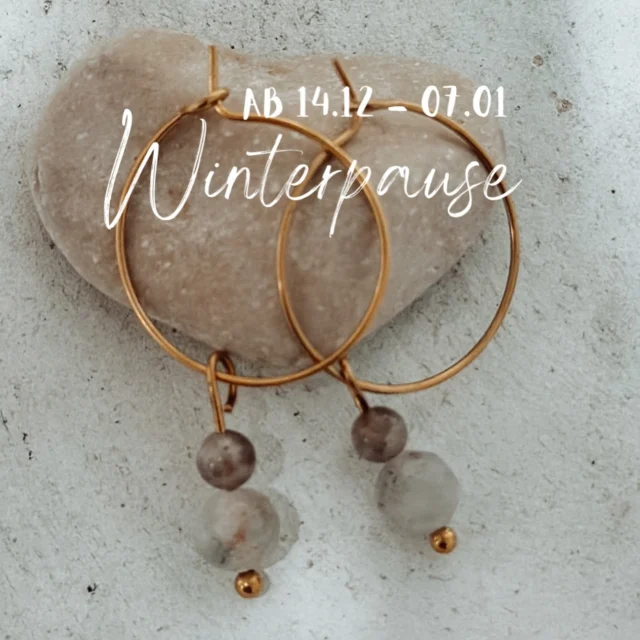 Der Onlineshop macht Winterpause von 14.12-07.01 
Alles Bestellungen die bis zum 12.12 eingehen werden noch vor Weihnachten versendet … 
.
#pause #winterpause #handmadeshop #mondstein #sch uck #papeterie #habdmadewithlove❤️
