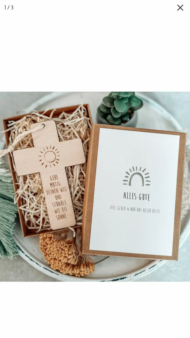 Die Vorbereitungen für Erstkommunion, Firmung und Taufe laufen bereits auf Hochtouren ✨
Die Holzkreuze sind wieder alle lagernd. Da ich selbst weder einen Laser besitze noch mit Ton arbeite, darf ich hier mit ganz lieben Kolleginnen zusammenarbeiten.
So entstehen wunderschöne Stücke: moderne Holzkreuze und besondere Tonkreuze ☀️ inkl. Verpackung - bereit zum Verschenken … 
Gemeinsam ergibt das ein buntes Sortiment mit unterschiedlichen Stilen – modern, schlicht und mit viel Herz gefertigt.
.
Für später speichern 
erstkommunion
#firmung
#taufe
#vorbereitungen
#holzkreuz
#kreuzdesign