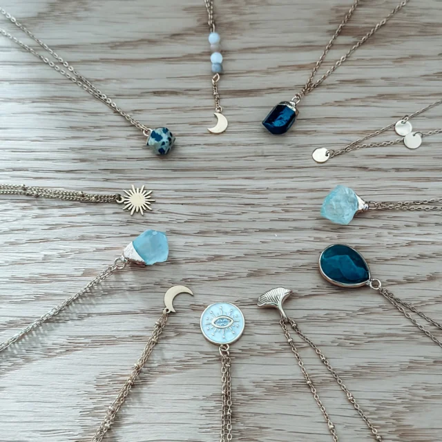 Große Schmuckliebe!
Hol dir dein LIEBLINGSTÜCK 
☀️#Kette 
☀️#armband 
☀️#Ohrstecker 
☀️#Fußband 
☀️Ringe 
.
 Du findest sie im Shop  bei Schmuck! Für  später SPEICHERN, falls du ein GESCHENK suchst !