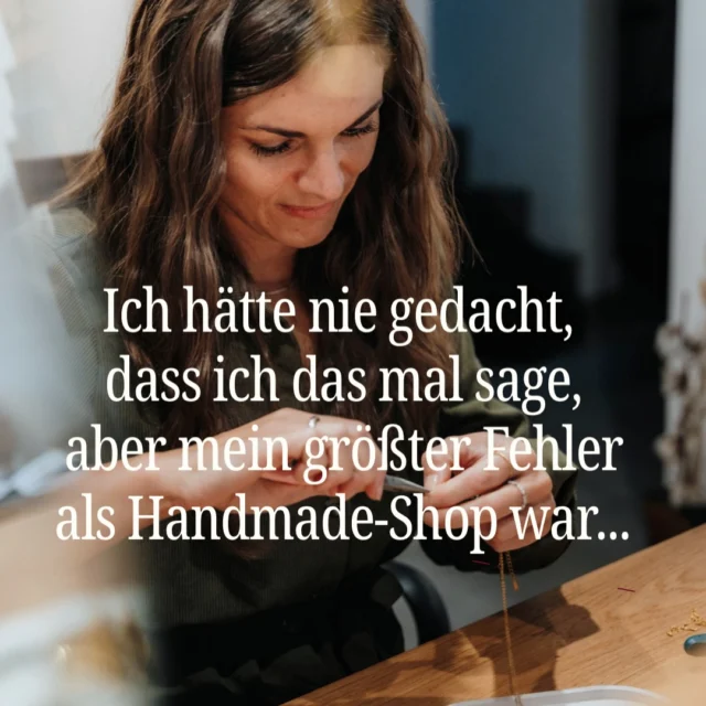 Ich hätte nie gedacht, dass ich das mal sage,
aber mein größter Fehler als Handmade-Shop war… zu glauben, ich müsste immer alles gleichzeitig schaffen. 😅

Als Mama und Kreative habe ich mich oft unter Druck gesetzt. Heute weiß ich: Pausen sind kein Rückschritt – sie sind ein Geschenk. 💛

✨ Meine Mini-Tipps für mehr Ruhe & Achtsamkeit:
	•	5 Minuten nichts tun: Setz dich hin, atme bewusst, lass alles los. Gedanken ziehen lassen …
	•	Bewusst gehen: Jeder Schritt bewusst spüren, die Umgebung wahrnehmen.
	•	Körper checken: Schultern runter, tief durchatmen, kurz strecken.
	•	Mama-Momente genießen: Voll da sein beim Spielen, Kuscheln, Vorlesen.
.
Im Onlineshop findest du auch meine Affirmationskarten, die dich achtsam durch deinen Alltag begleiten können. 🌸 Du findest sie bei Schätze - Affirmationskarten 

💡 Erinnerung für dich: Du bist gut genug – auch wenn du mal langsamer gehst. Weniger Hetze = mehr Klarheit, Freude und Energie.
.
#HandmadeMama #AchtsamkeitImAlltag #Selbstfürsorge #MamaZeit #KreativPause