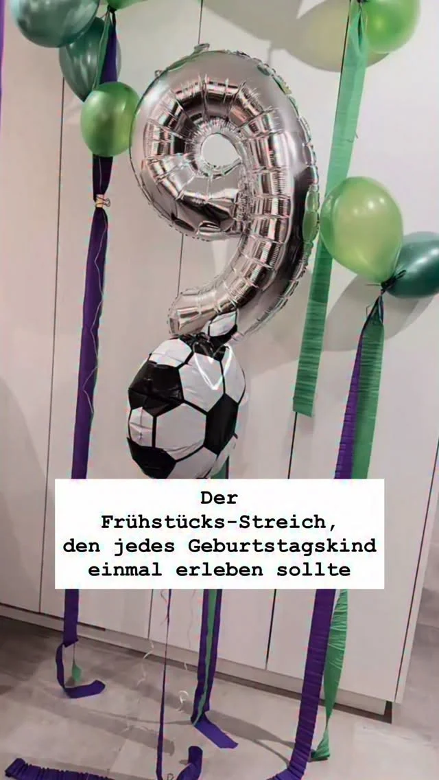 Heute teile ich unseren Geburtstags-Frühstücks-Streich, auf den meine Kinder jedes Jahr reinfallen 😂🥄

So funktioniert’s:
Am Abend vorher stelle ich eine Schüssel mit Milch und dem Löffel hinein ins Gefrierfach.

Am Geburtstagsmorgen kommt dann:
➡️ frische Milch dazu
➡️ Müsli oben drauf

Und wenn das Geburtstagskind anfangen will zu essen …
steckt der Löffel einfach fest im Eis 😅

Die Gesichter sind jedes Jahr unbezahlbar.
Natürlich gibt’s danach sofort eine neue Schüssel Frühstück – versprochen 😉

Speicher dir die Idee für den nächsten Kindergeburtstag 🎉

#geburtstagstrick #mamagag #familienmomente #kindergeburtstag #frühstücksidee mamareel