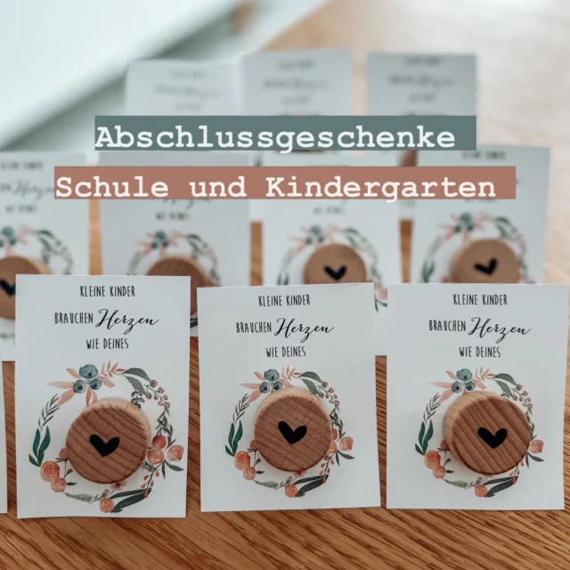 Abschlussgeschenke für Schule und Kindergarten!
Jetzt im ONLINESHOP vorbestellen !!!
.
Du suchst nach einem besonderen Geschenk für eine Lehrerin, Pädagogin oder eine engagierte Helferin? In meinem Online-Shop findest du eine große Auswahl an kreativen Produkten – von personalisierten Prints über Schlüsselanhänger und Armbänder bis hin zu praktischen Alltagsbegleitern.
.
Lass dich inspirieren und entdecke einzigartige Geschenkideen mit persönlicher Note.
.
Für später speichern 
.
#abschlussgeschenke #schule #kindergarten #abschiedsgeschenk
