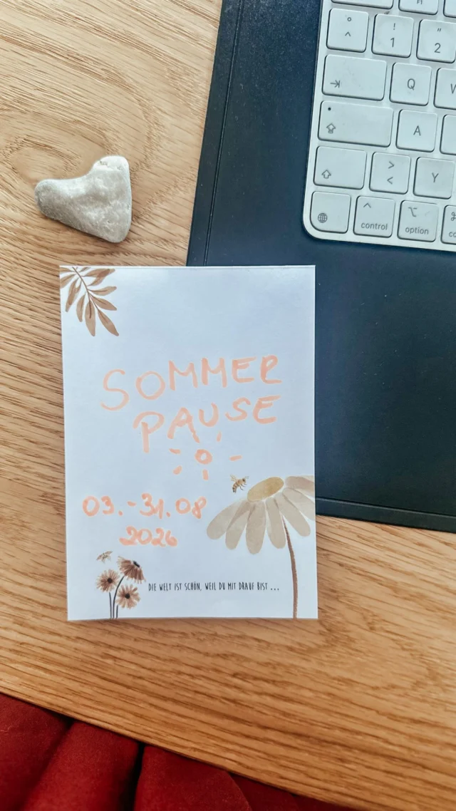 Ihr Lieben 💛

Mein Online-Shop und der Schauraum gehen in die Sommerpause ☀️
📅 von 03.08. bis 31.08.

In dieser Zeit werden keine Bestellungen verschickt – ihr könnt aber wie gewohnt ganz normal im Online-Shop bestellen 🛒✨

Besonders wichtig: Alle Schulstartprodukte werden selbstverständlich noch vor Schulschluss geliefert 🎒📦

Ab dem 31.08. wird eure Bestellung dann wieder ganz regulär bearbeitet.

Ich wünsche euch einen wundervollen, sonnigen Sommer voller schöner Momente 🌿🌸

#Sommerpause #OnlineShop #Sommerurlaub #ShopUpdate #Sommer2026