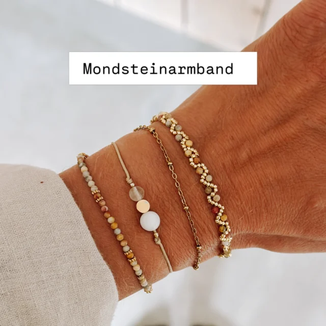 Neu - Mondstein Perlenarmband jetzt neu im Shop 
Zu finden bei Schmuck - Edelsteinarmbänder 
.
Für später speichern 
.
#mondstein #schmuck #armband #edelsteine